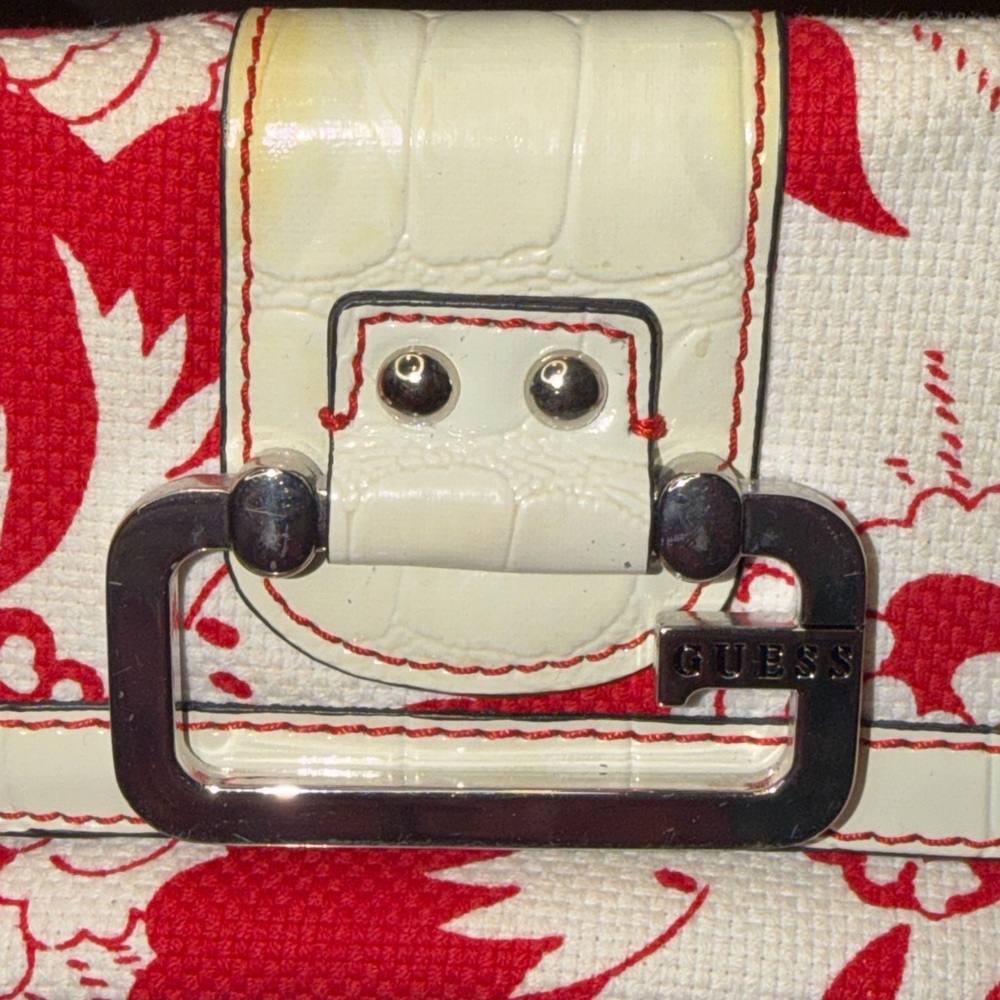GUESS 90’s/Y2K Era Baguette Bag